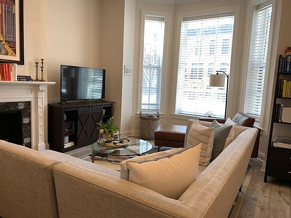 3rd image of 1921 N Sedgwick St APT 1F