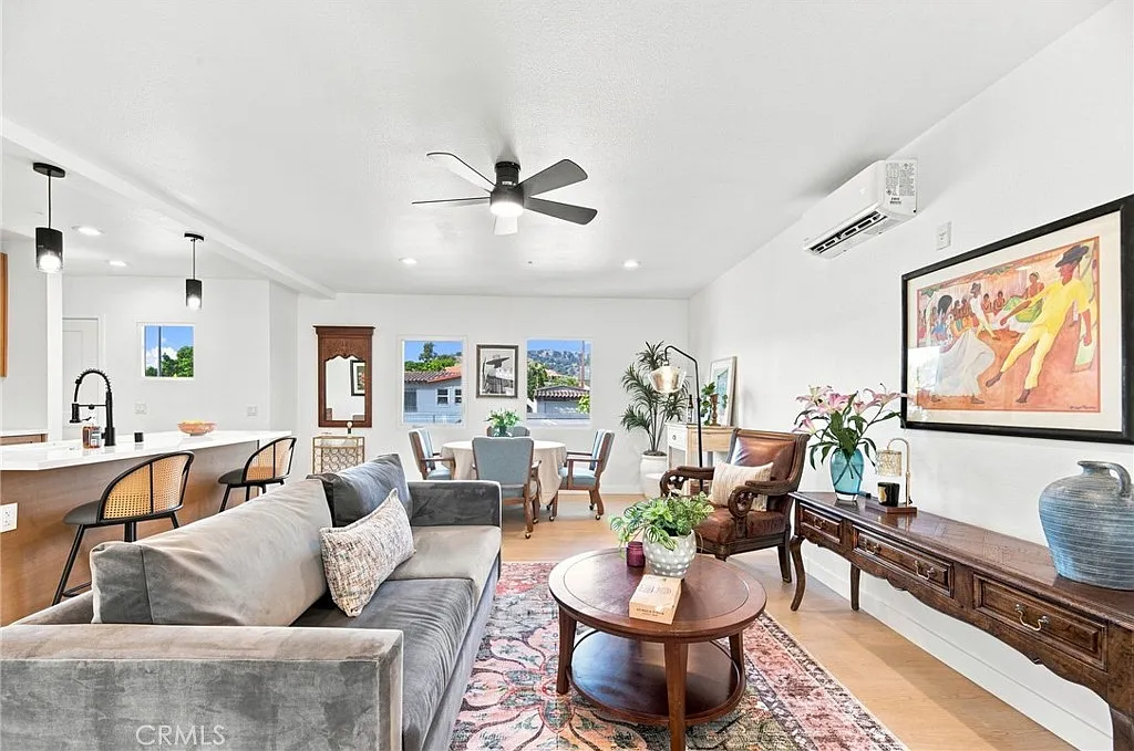 2 bed, 835 sqft, $3,020 — Photo 1