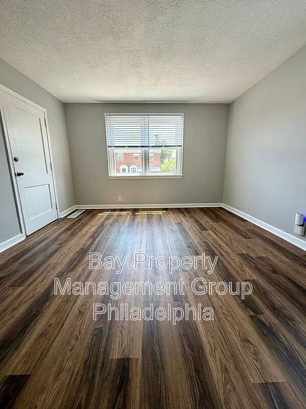 1 bed, 1.0 bath, 1320 sqft, $1,250 — Photo 4