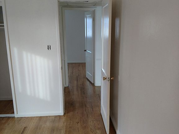 4th image of 2445 Madeira Dr NE