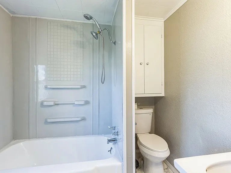 1573 Jermain Dr — Photo 16