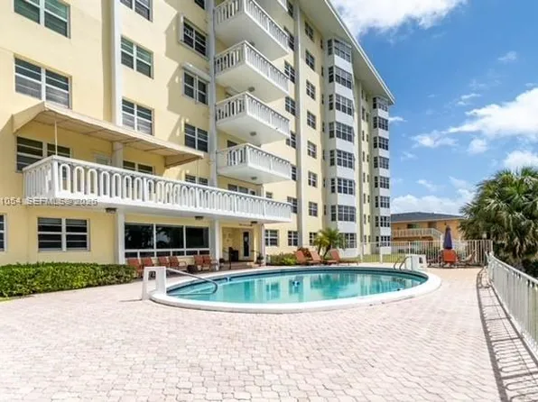 2500 NE 48th Ln APT 806, Fort Lauderdale, FL 33308
