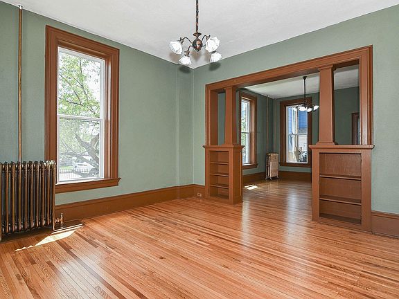 4th image of 2401 Queen St