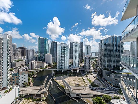 5th image of 92 SW 3rd St #1301