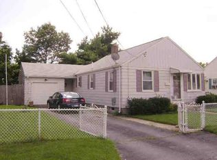 51 Gloria St, Pawtucket, RI 02861