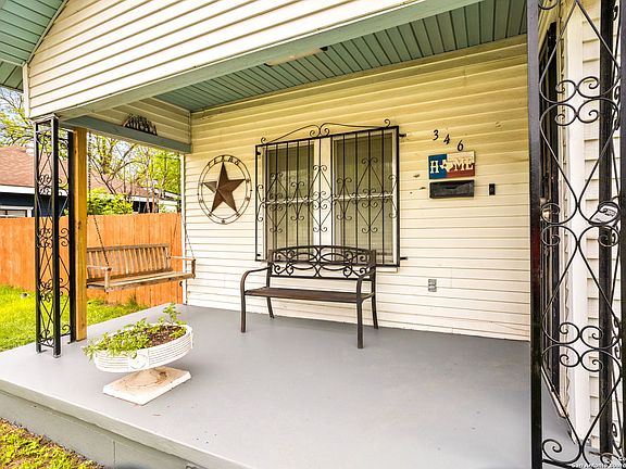 3rd image of 346 LEROUX ST