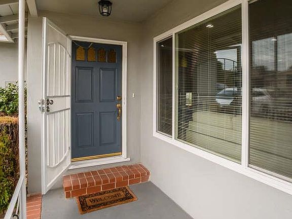 3rd image of 270 Lomita Ave