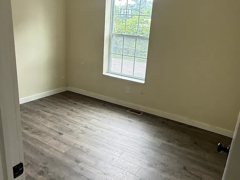 716 E Laurel St #2 — Photo 6