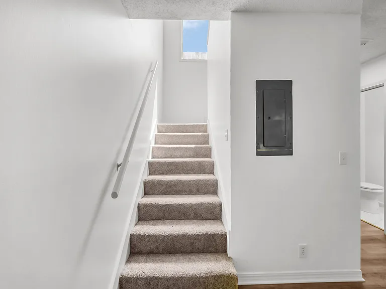 1304 E Magnolia Cir #1306 — Photo 37