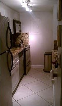 5th image of 1559 Michigan Ave APT 105