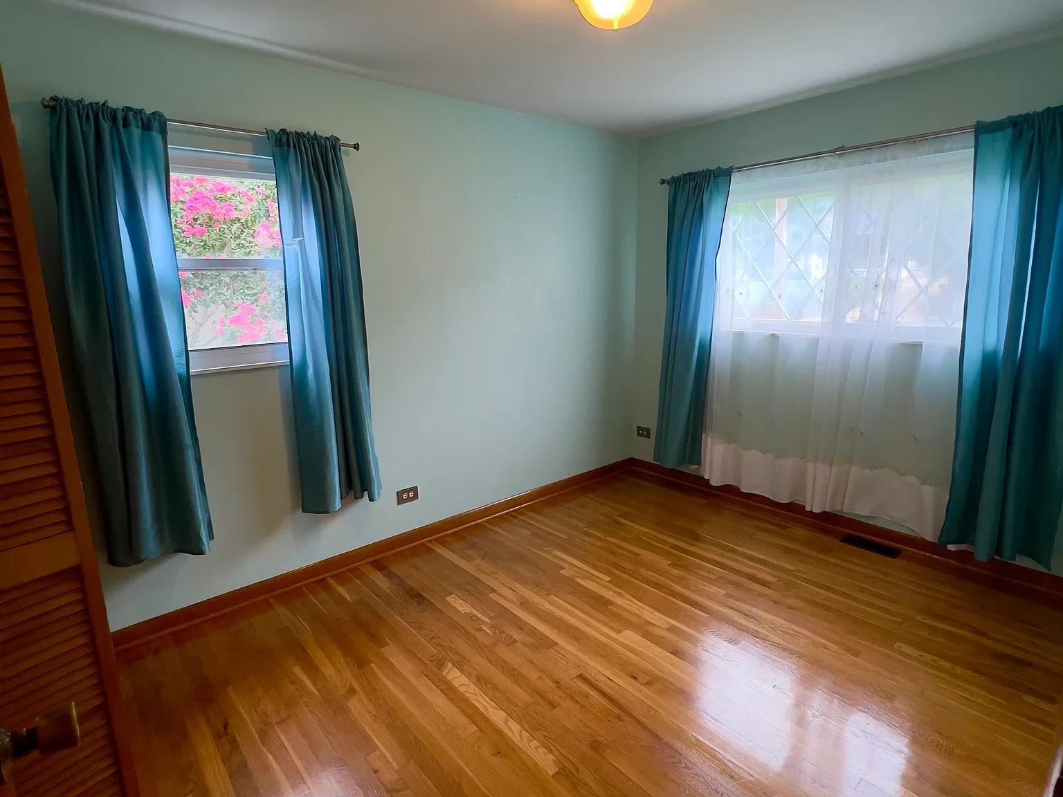 4 bed, 1500 sqft, $2,700 — Photo 4
