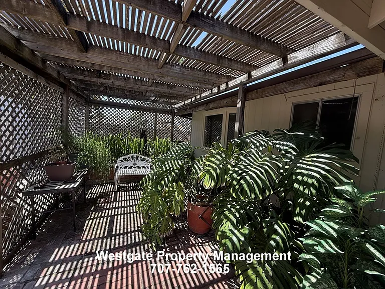 1336 Marian Way — Photo 9