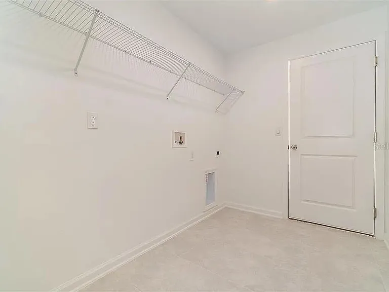2220 Green Valley St — Photo 5