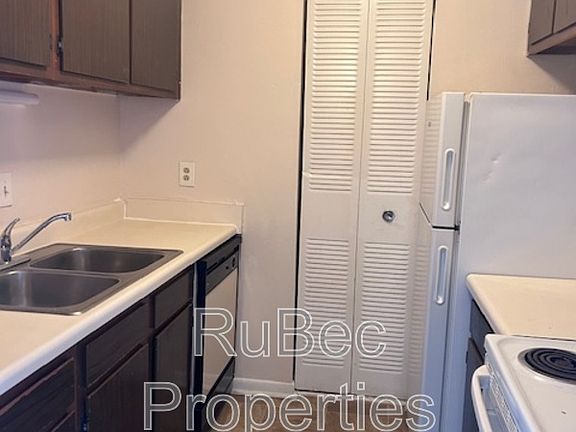 2nd image of 332 Orchard Trace Ln APT 8