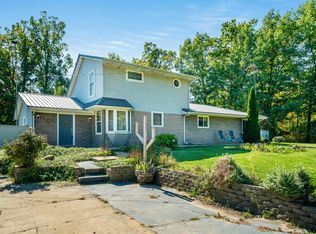 1900 Maple Grove Rd, Hastings, MI 49058