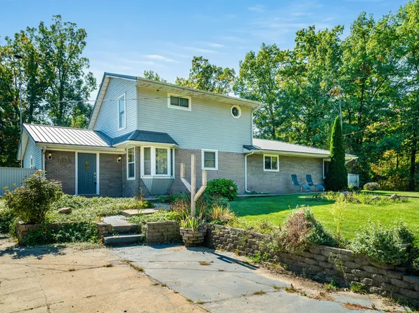 1900 Maple Grove Rd, Hastings, MI 49058