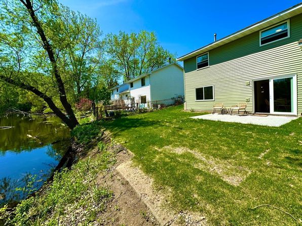 192 Transit Ave, Roseville, MN 55113