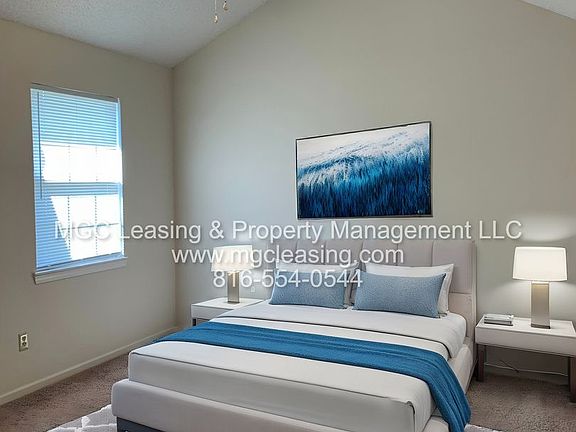 5th image of 4600 NE Whispering Winds Dr