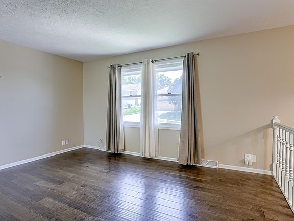 5th image of 11238 Corby St