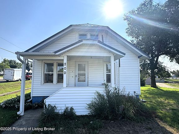 2nd image of 200 10th St S