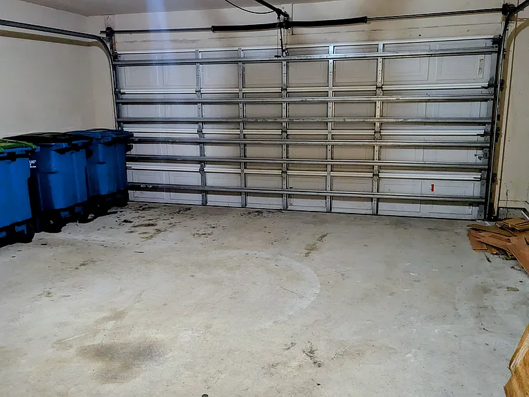 325 Pacific Dr — Photo 30