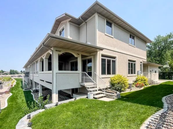 1244 Riverwood Dr, Bismarck, ND 58504