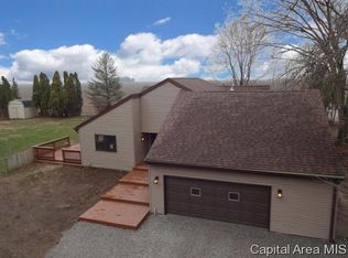 7181 Ramblewood Dr, Rochester, IL 62563