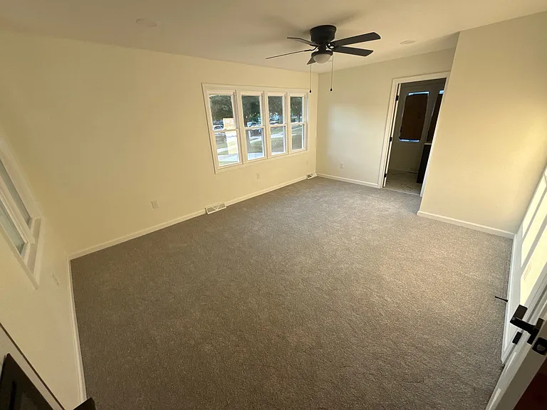 632 W Wisconsin Ave — Photo 13