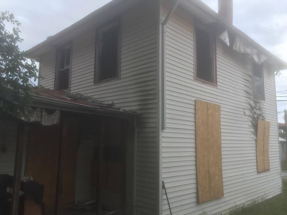 2nd image of 1308 E Washington St