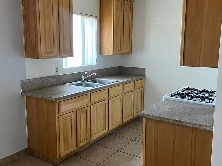 1260 W. Stoneridge Ct. — Photo 6