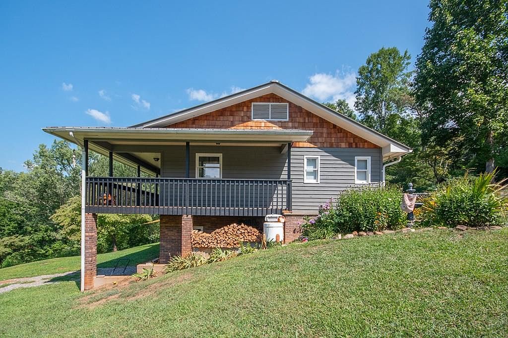 226 Mimosa Dr, Franklin, NC 28734 | Zillow