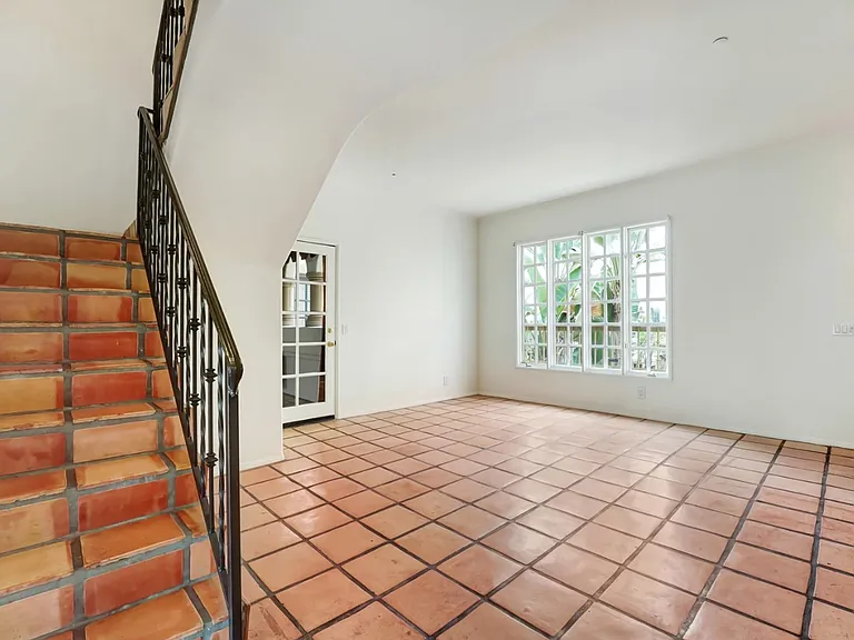 ISO - Isola Bella Townhomes — Photo 14