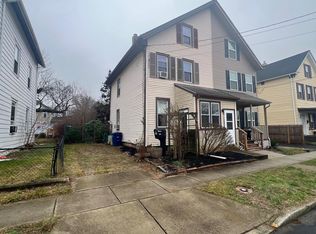 122 Pine St, Beverly, NJ 08010