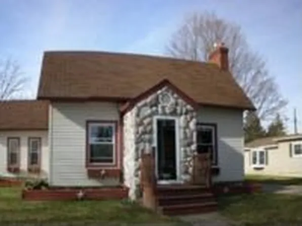 634 Gibbs St, Caro, MI 48723