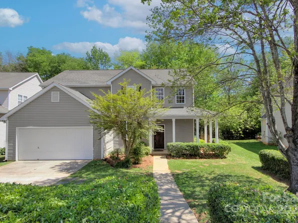 9200 Royal Highlands Ct, Charlotte, NC 28277