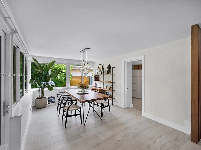 7531 Miami View Dr — Photo 36