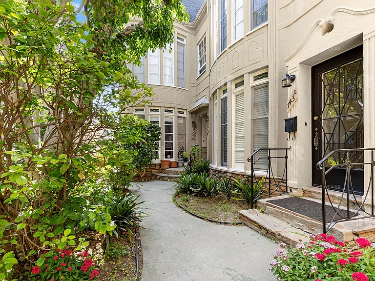 (El/Eu/Yo:B) 141-143 S. Crescent Drive — Photo 15