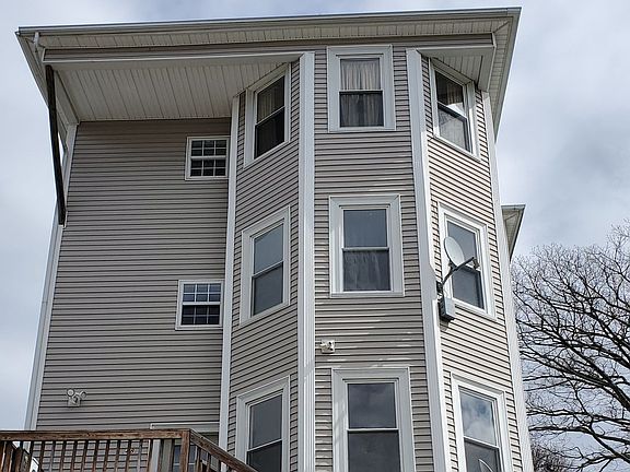 5th image of 48 Everard St #1