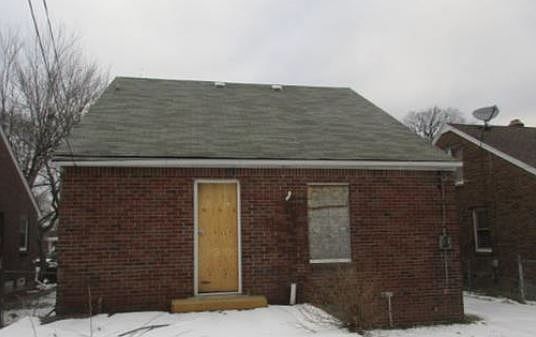 2nd image of 15748 Glenwood St
