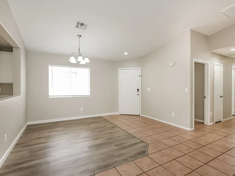 533 Regal Robin Way — Photo 5