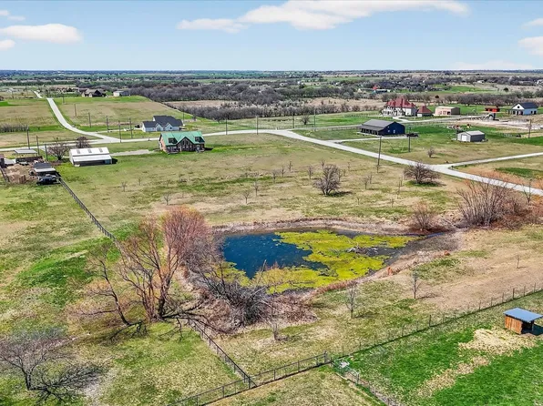 131 Hawk Ridge Rd, Decatur, TX 76234