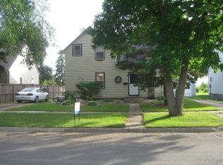 711 Lyndale Ave, Morris, MN 56267