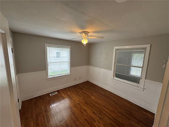 2nd image of 608 S Maxwell St