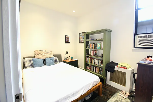 Rented by True Real Estate Group | media 11