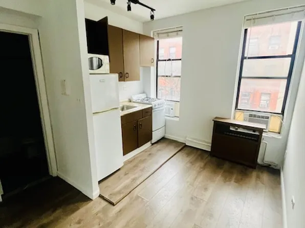 651 Ninth Avenue image 1 of 7