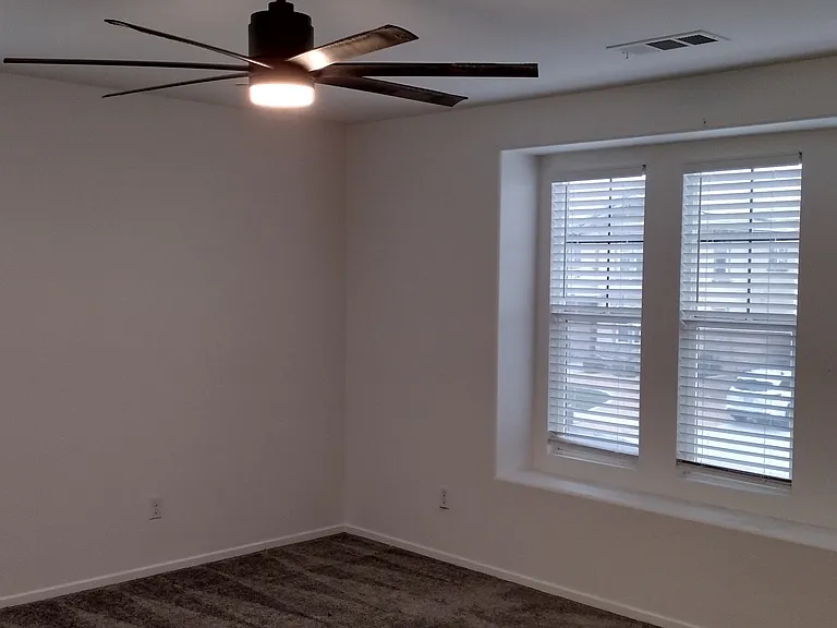 5218 Grassland Ave — Photo 10