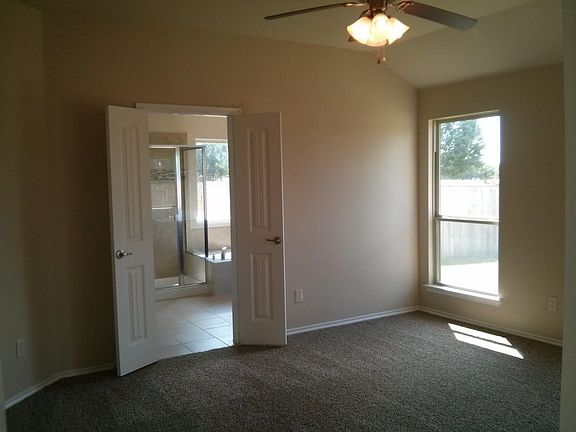 5th image of 1213 Antoinette Dr