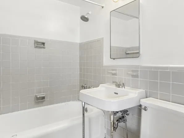 1 Fordham Hill Oval image 10 of 15