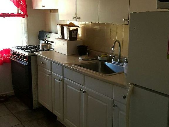 4th image of 9440 43rd Ave