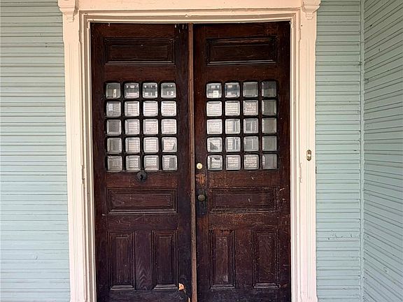 4th image of 715 Brighton Blvd